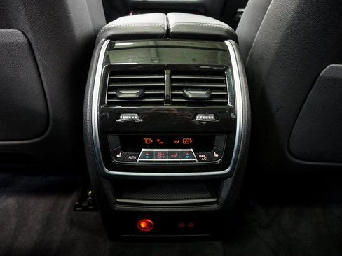 Used 2025 BMW X7 xDrive40i AWD/4WD image 14