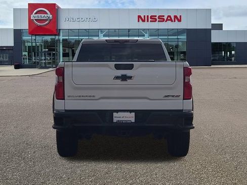 Used 2023 Chevrolet Silverado 1500 ZR2 w/ Technology Package AWD/4WD image 6