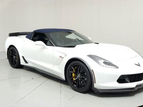 Used 2015 Chevrolet Corvette Z06 w/ 3LZ Preferred Equipment Group image 7