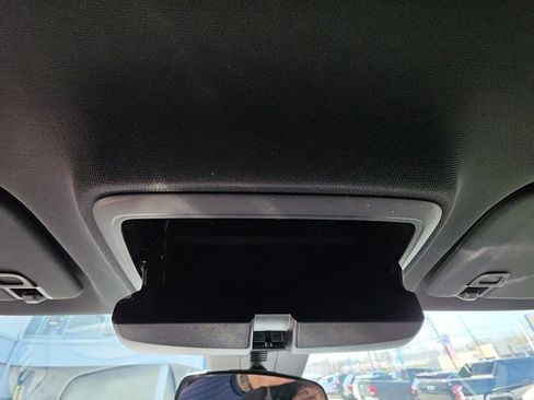 Used 2024 Chevrolet Traverse LT w/ Enhanced Driving Package image 25