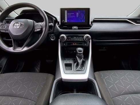 Used 2024 Toyota RAV4 XLE FWD image 15