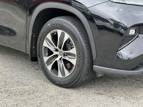 Certified 2024 Toyota Highlander XLE AWD/4WD image 29