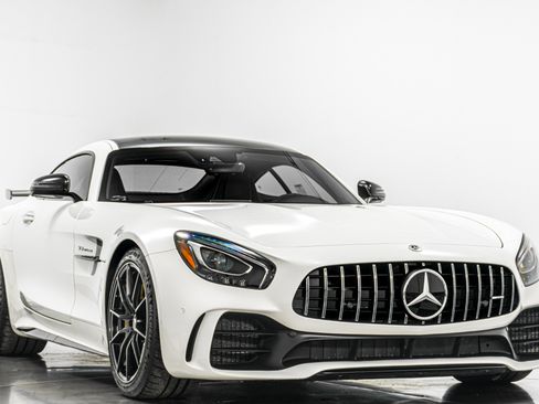 Used 2018 Mercedes-Benz AMG GT R image 3