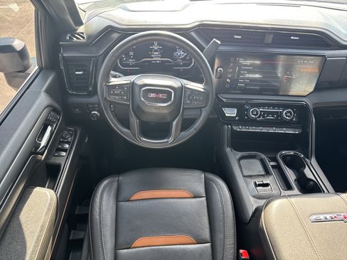 Used 2024 GMC Sierra 2500 AT4 w/ AT4 Preferred Package image 14