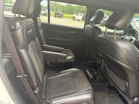 Used 2023 Jeep Grand Cherokee L Laredo AWD/4WD image 22