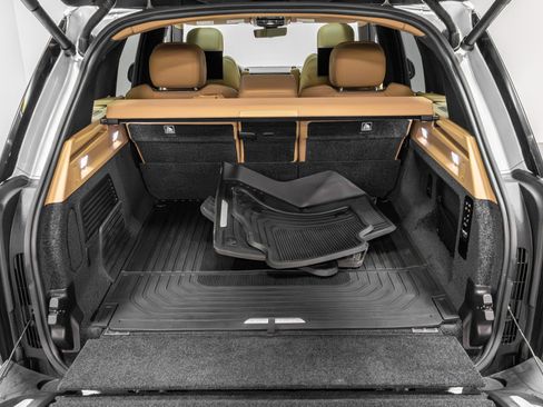 Used 2023 Land Rover Range Rover Autobiography image 45