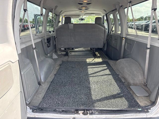 Used 2014 Ford E-350 and Econoline 350 XLT RWD image 17
