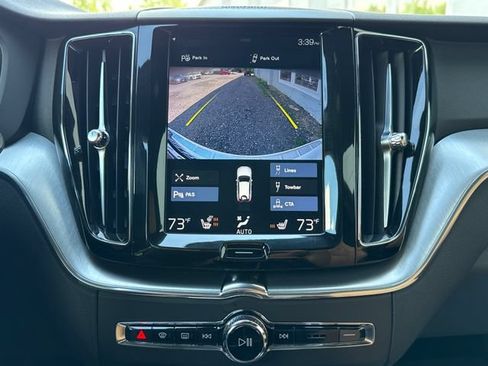 Used 2019 Volvo XC60 T5 Momentum w/ Multimedia Package AWD/4WD image 32