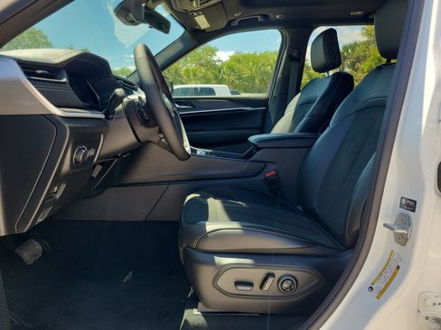 New 2026 Jeep Grand Cherokee Altitude AWD/4WD image 10