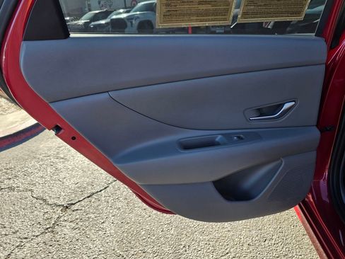 Certified 2023 Hyundai Elantra SEL w/ Convenience Package image 18