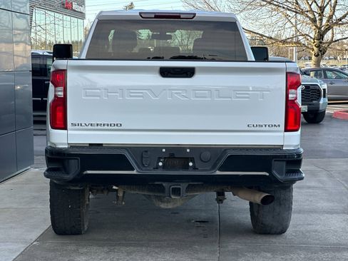 Used 2021 Chevrolet Silverado 2500 Custom w/ Custom Value Package image 4