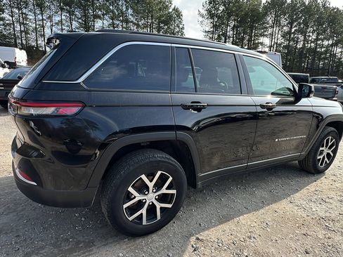 Certified 2024 Jeep Grand Cherokee Limited image 8