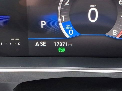 Certified 2024 Volkswagen Tiguan SE R-Line image 24