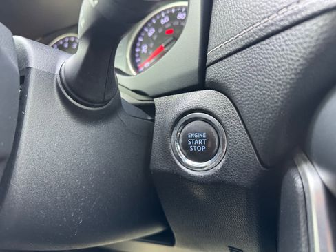 Used 2021 Toyota RAV4 XLE Premium image 6