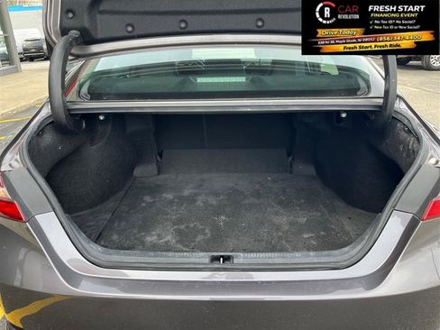 Used 2023 Toyota Camry SE image 11