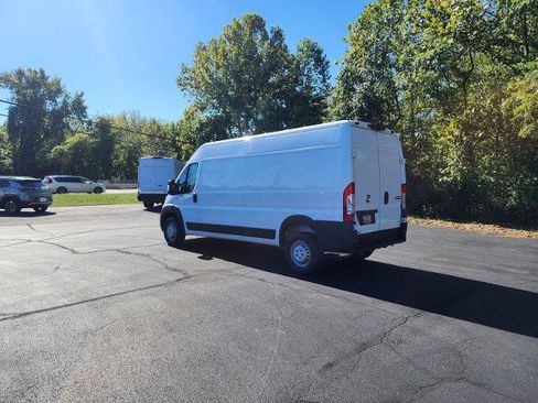 Used 2025 RAM ProMaster 2500 w/ Convenience Group FWD image 3