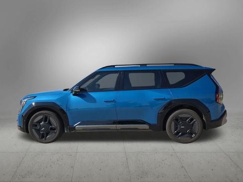 Certified 2024 Kia EV9 GT-Line AWD/4WD image 3
