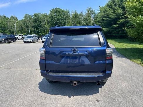 Used 2022 Toyota 4Runner SR5 Premium w/ Moonroof Package AWD/4WD image 4
