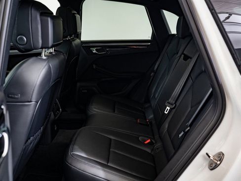 Used 2026 Porsche Macan image 37