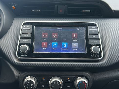 Certified 2025 Nissan Kicks Play S FWD image 19
