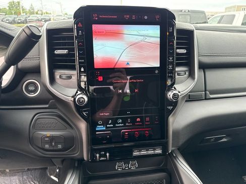 New 2026 RAM 2500 Laramie AWD/4WD image 12