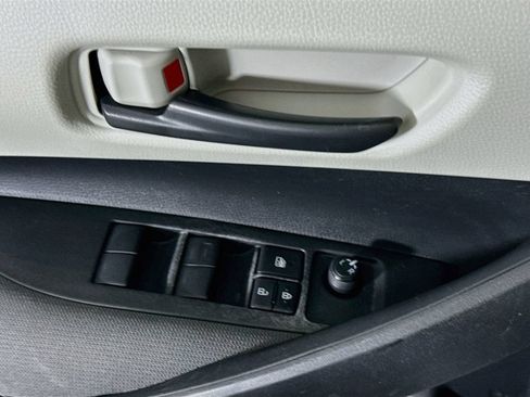 Certified 2022 Toyota Corolla LE FWD image 22