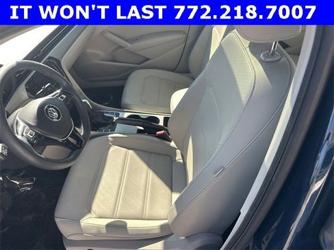 Certified 2022 Volkswagen Passat 2.0T SE image 15