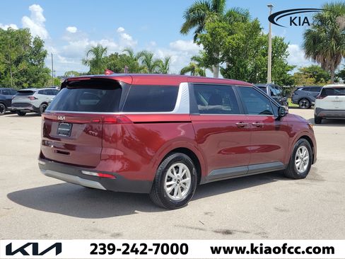 Used 2024 Kia Carnival LX FWD image 6