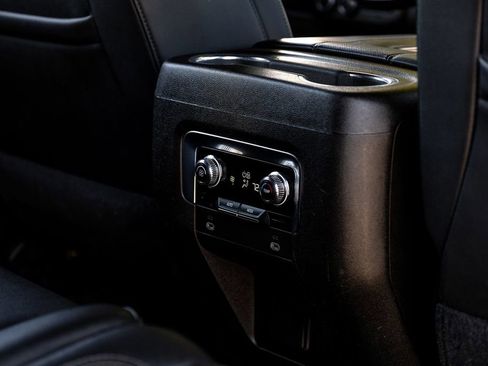 Used 2021 GMC Yukon XL SLT image 39