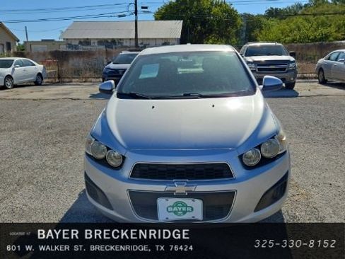 Used 2015 Chevrolet Sonic LT image 2