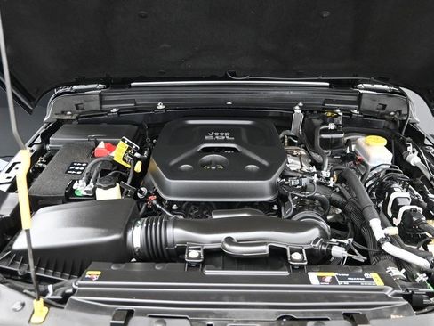 Used 2021 Jeep Wrangler Unlimited Sahara AWD/4WD image 14
