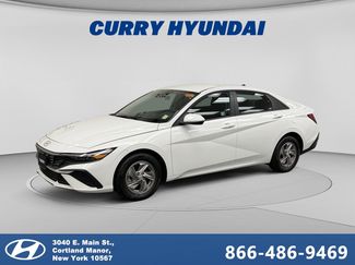Used 2025 Hyundai Elantra SE FWD video 1