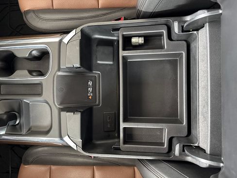 Used 2024 Chevrolet Silverado 1500 High Country w/ High Country Premium Package AWD/4WD image 30