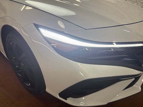 New 2026 Hyundai Elantra SEL Sport FWD image 9