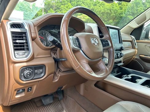 Used 2019 RAM 1500 Laramie AWD/4WD image 8