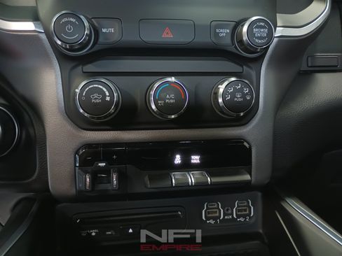 Used 2019 RAM 1500 Big Horn AWD/4WD image 30