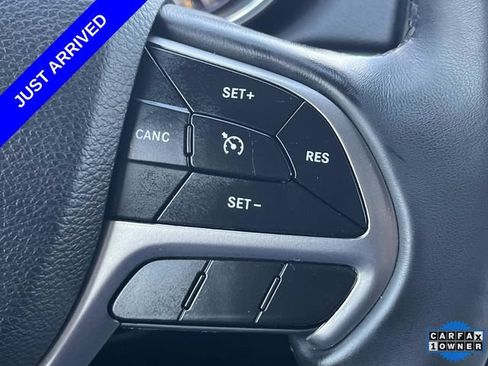 Used 2019 Jeep Grand Cherokee Laredo w/ Laredo X Package RWD image 29