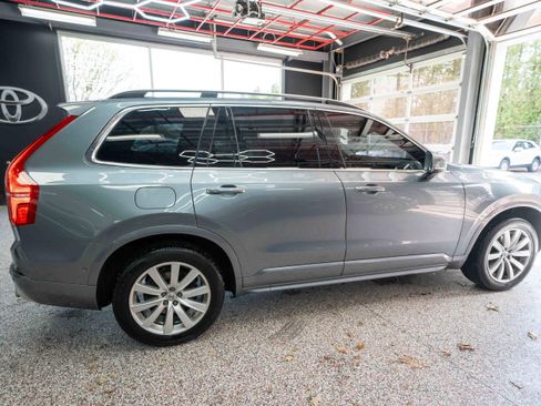 Used 2018 Volvo XC90 T5 Momentum w/ Convenience Package image 4