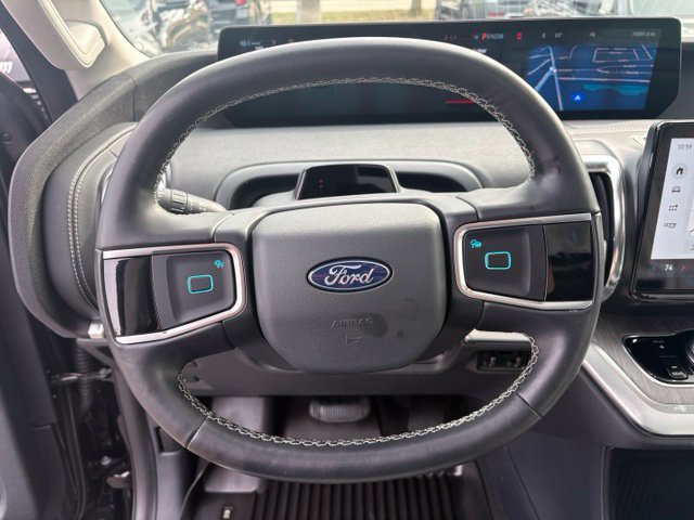 Used 2026 Ford Expedition Platinum w/ Platinum Ultimate Package AWD/4WD image 36