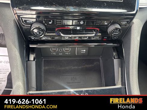 Used 2023 Jeep Grand Cherokee Altitude AWD/4WD image 22
