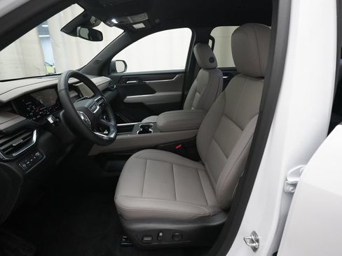 Used 2025 GMC Acadia Elevation w/ Elevation Premium Package AWD/4WD image 7
