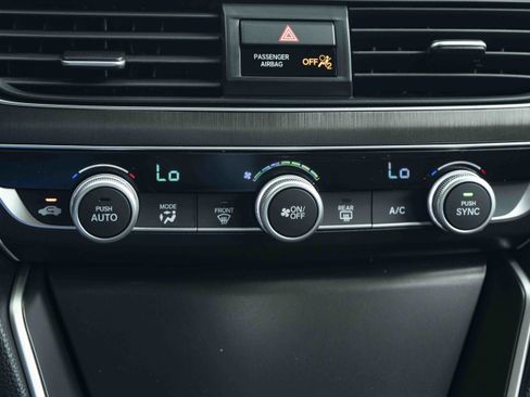 Used 2018 Honda Accord LX image 32