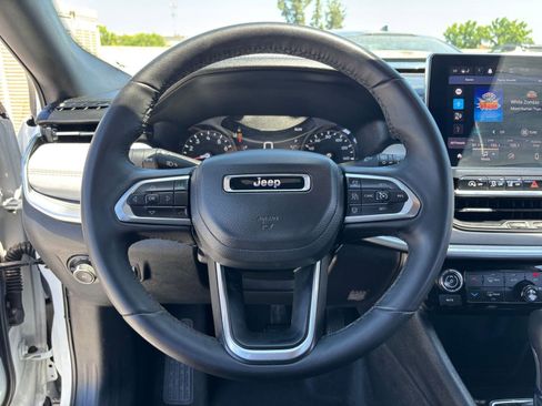 Used 2025 Jeep Compass Limited AWD/4WD image 29