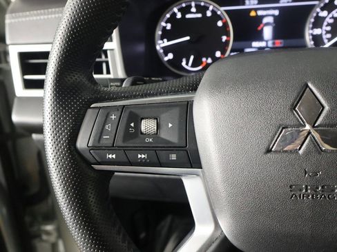 Used 2024 Mitsubishi Outlander SE Black Edition image 43