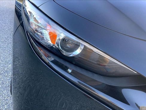 Used 2019 MAZDA MAZDA3 AWD Hatchback image 26