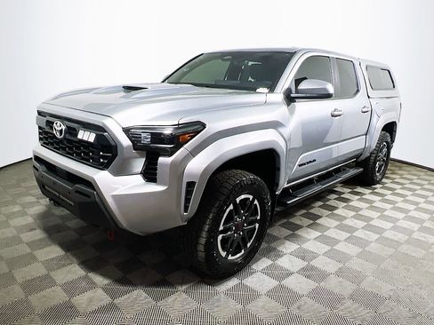 Used 2024 Toyota Tacoma TRD Sport image 4