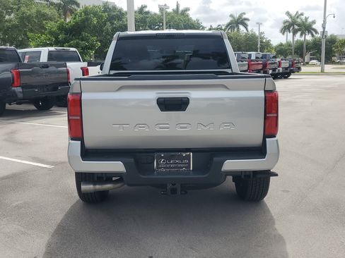 Used 2025 Toyota Tacoma TRD Sport RWD image 9