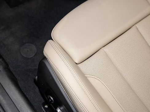 New 2026 BMW 330i xDrive Sedan AWD/4WD image 16