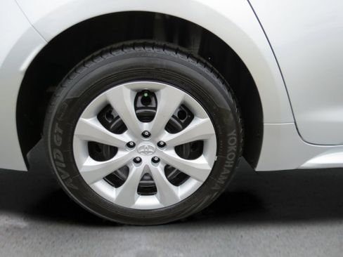 Used 2026 Toyota Corolla LE FWD image 13