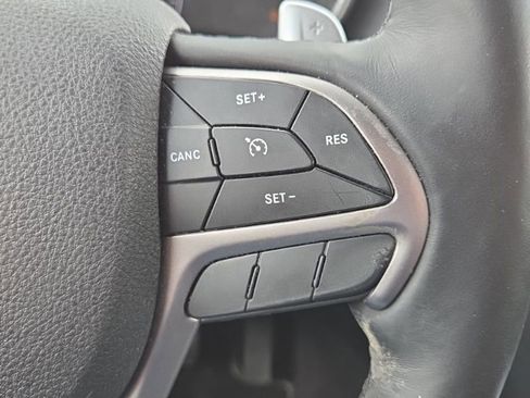 Used 2017 Jeep Grand Cherokee Altitude AWD/4WD image 27